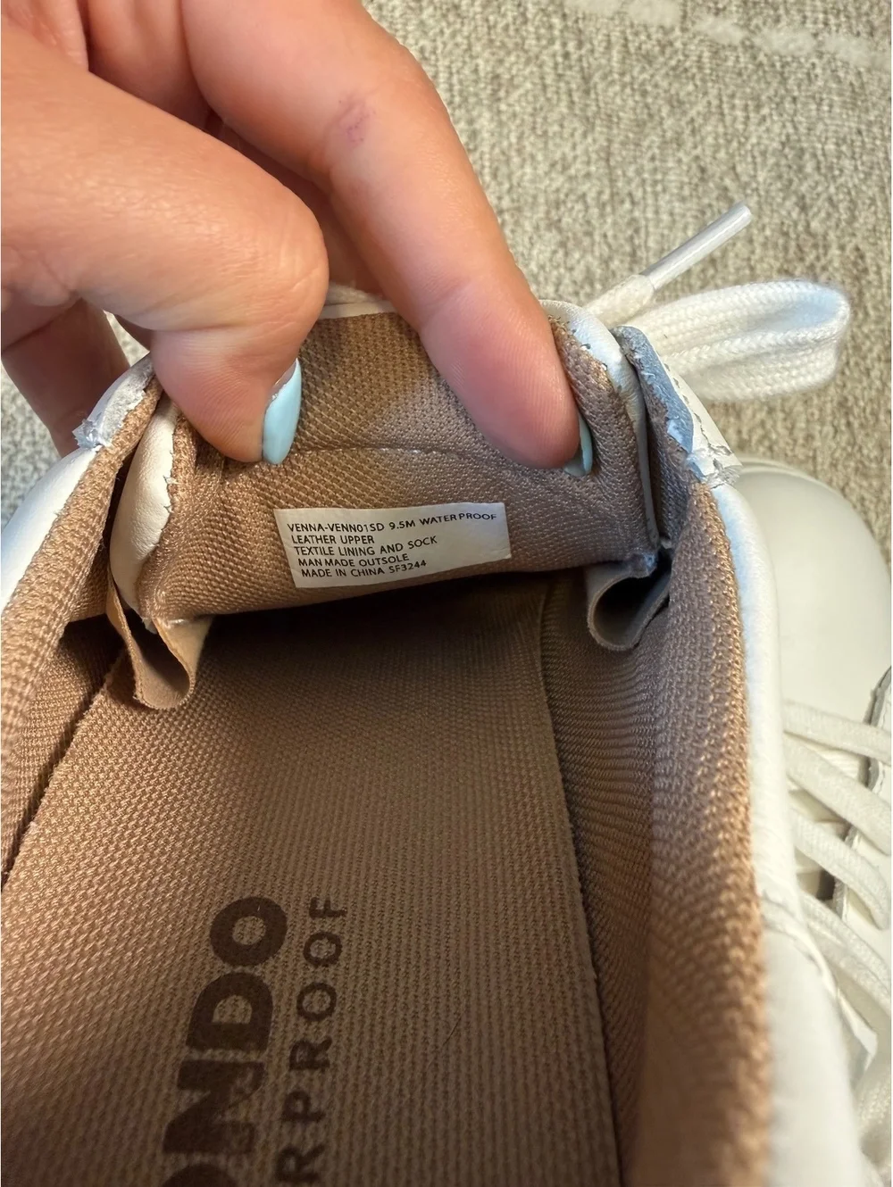 Blondo Women's White Leather Waterproof Sneakers